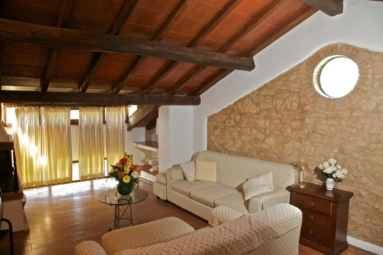 Hostal Borgo Il Poggiaccio Residenza D'Epoca Sovicille Exterior foto