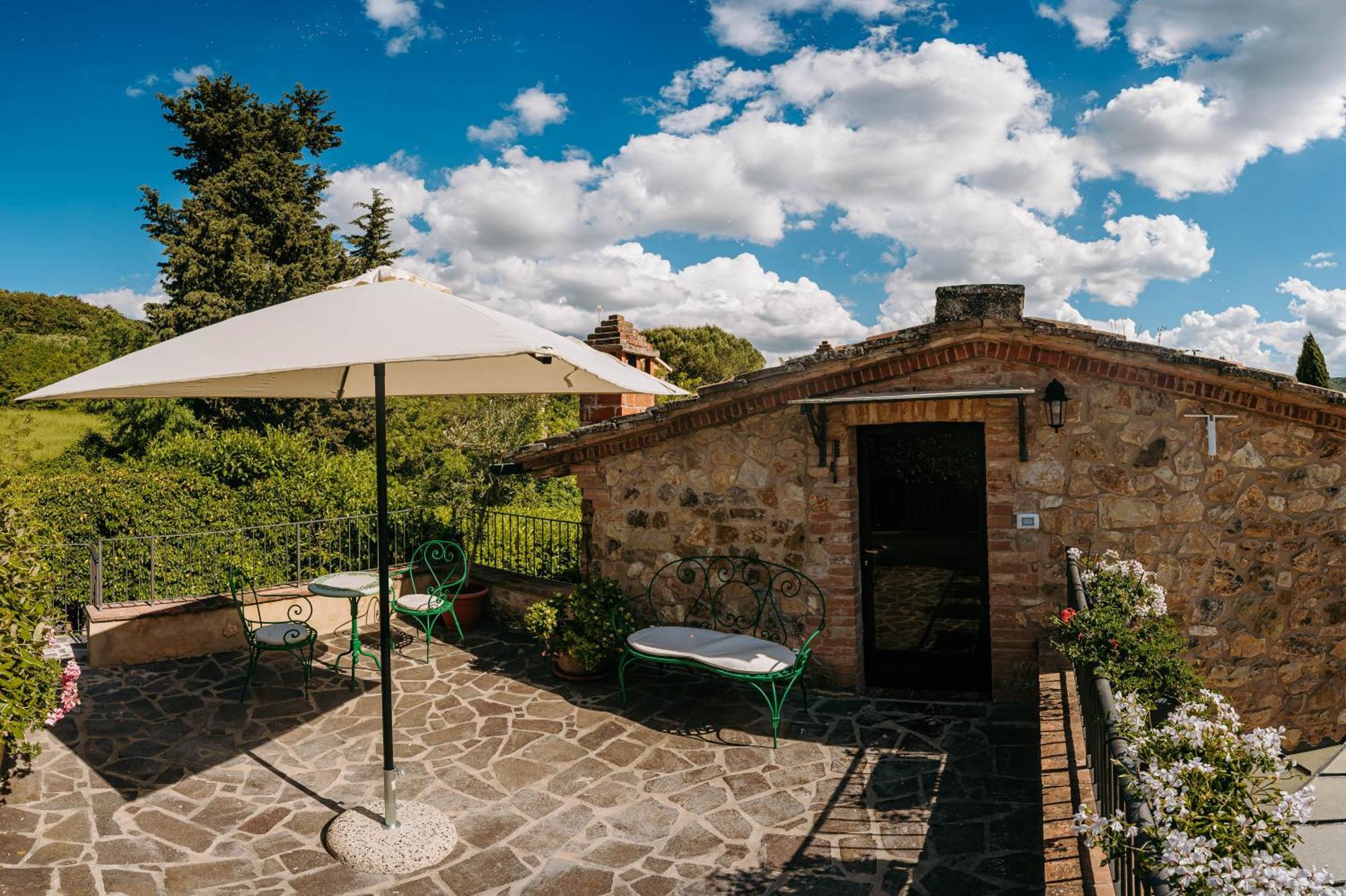 Hostal Borgo Il Poggiaccio Residenza D'Epoca Sovicille Exterior foto
