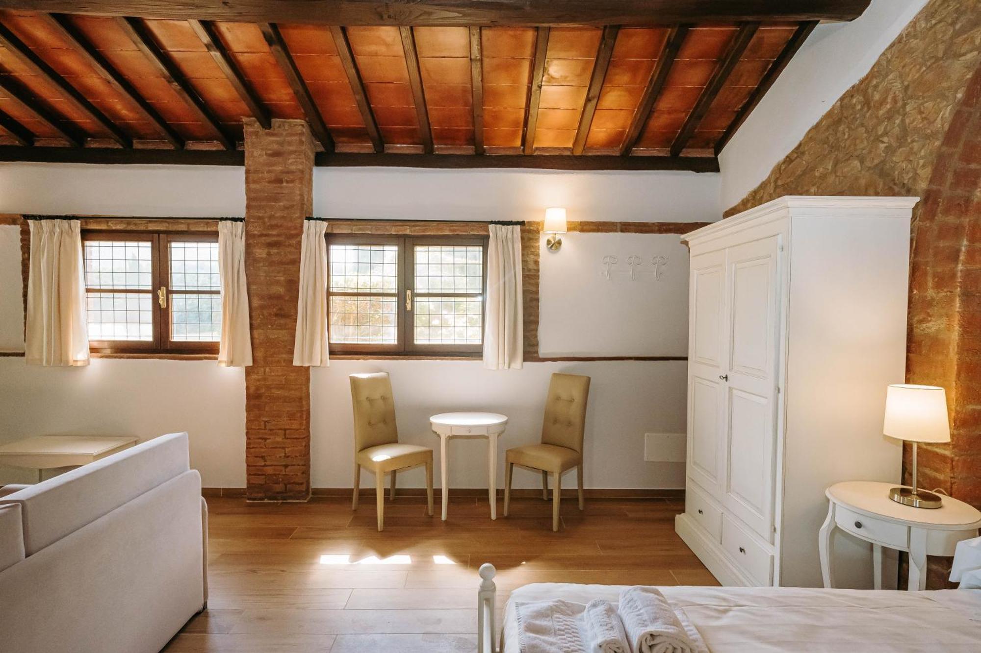Hostal Borgo Il Poggiaccio Residenza D'Epoca Sovicille Exterior foto