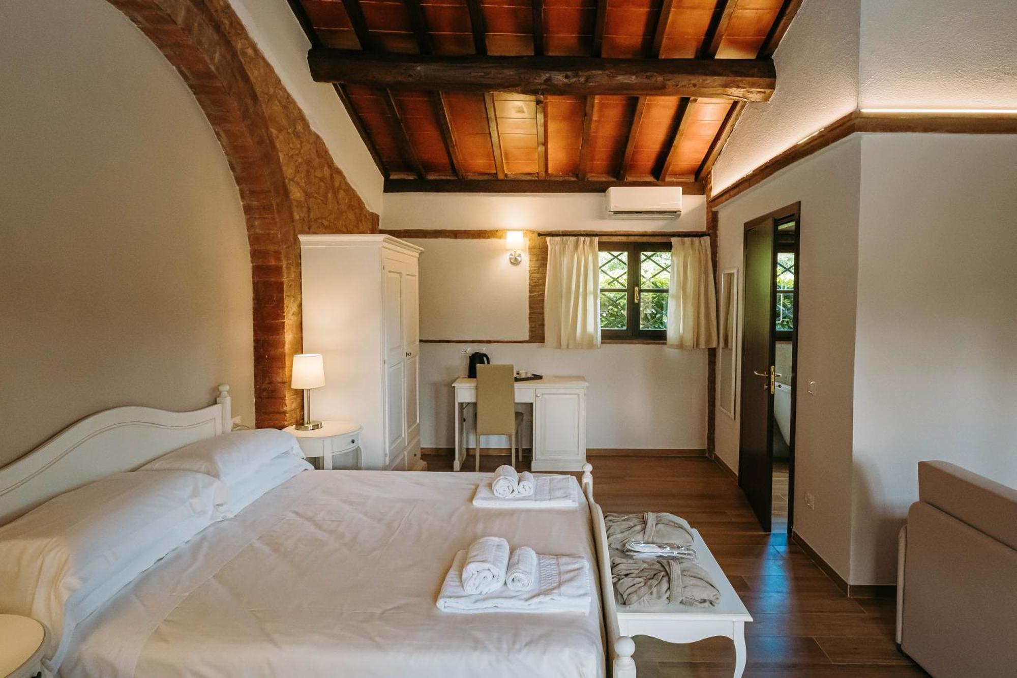 Hostal Borgo Il Poggiaccio Residenza D'Epoca Sovicille Exterior foto