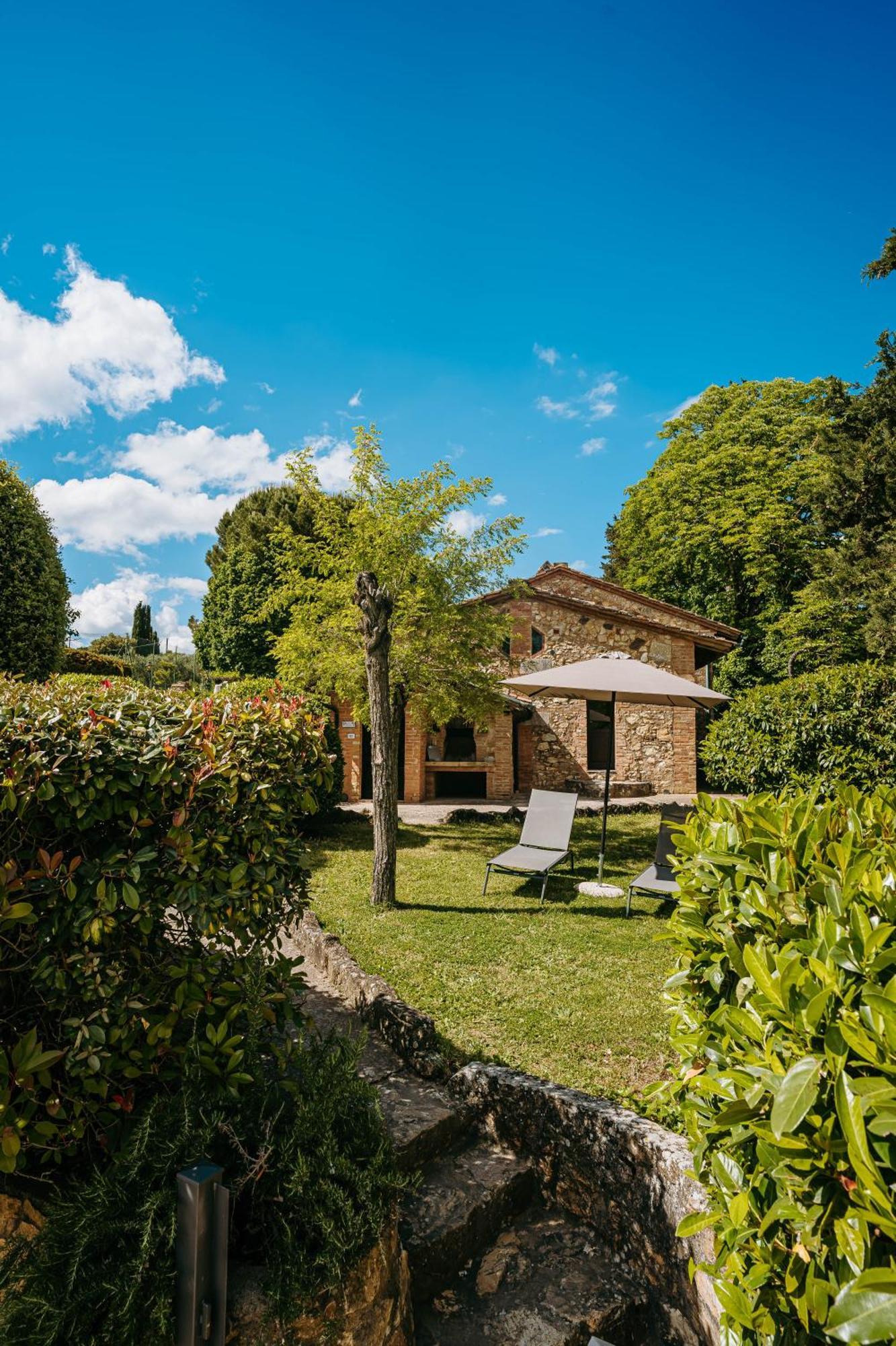 Hostal Borgo Il Poggiaccio Residenza D'Epoca Sovicille Exterior foto
