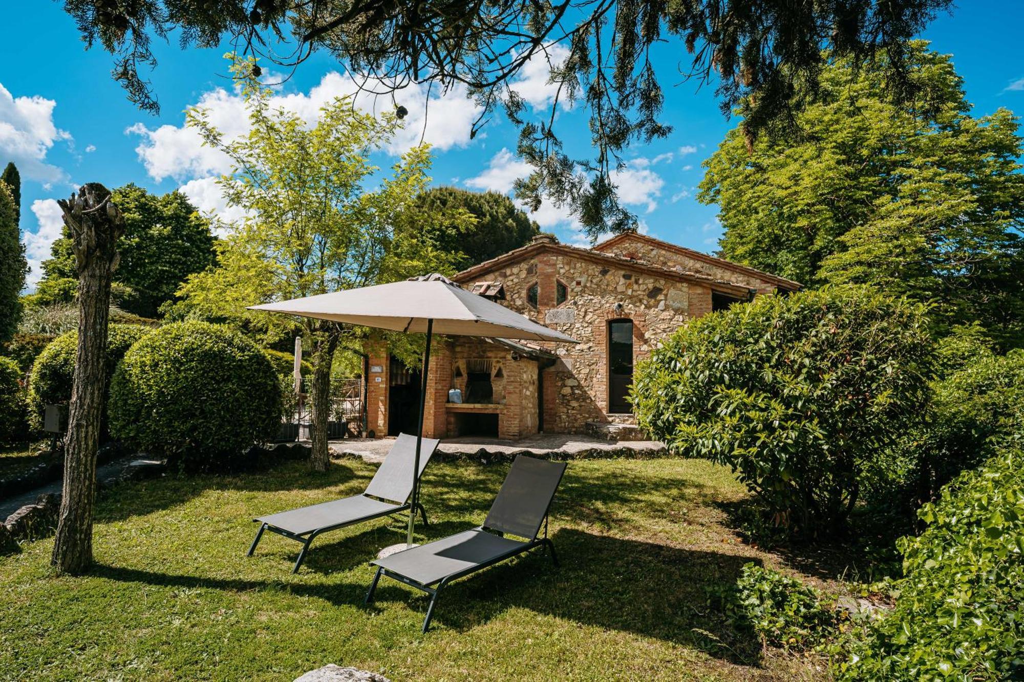 Hostal Borgo Il Poggiaccio Residenza D'Epoca Sovicille Exterior foto