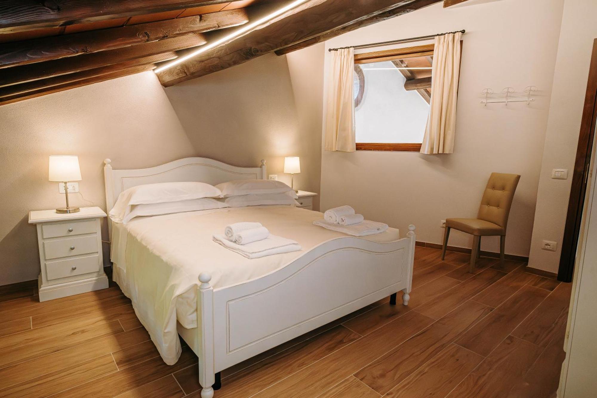 Hostal Borgo Il Poggiaccio Residenza D'Epoca Sovicille Exterior foto