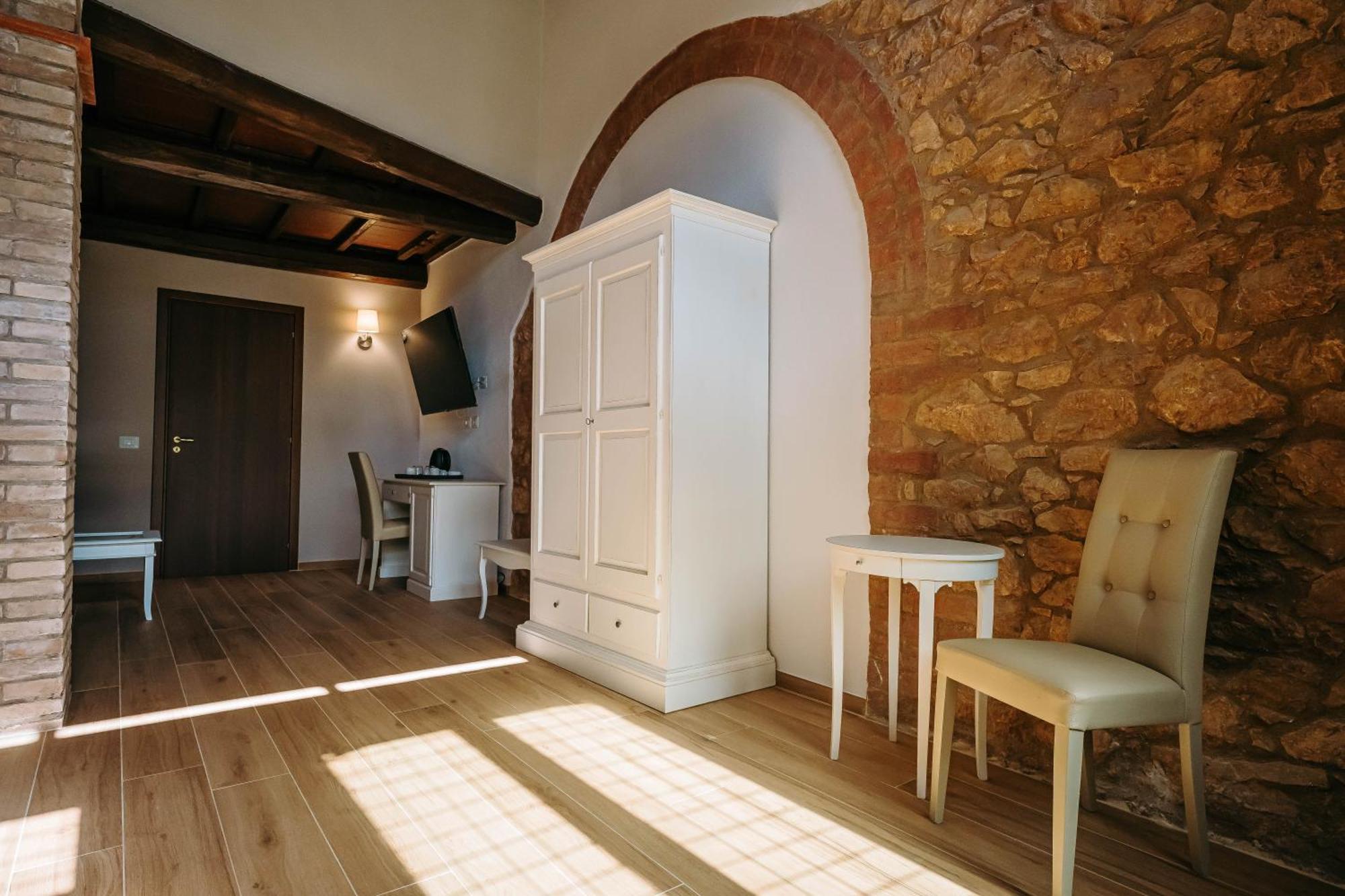 Hostal Borgo Il Poggiaccio Residenza D'Epoca Sovicille Exterior foto