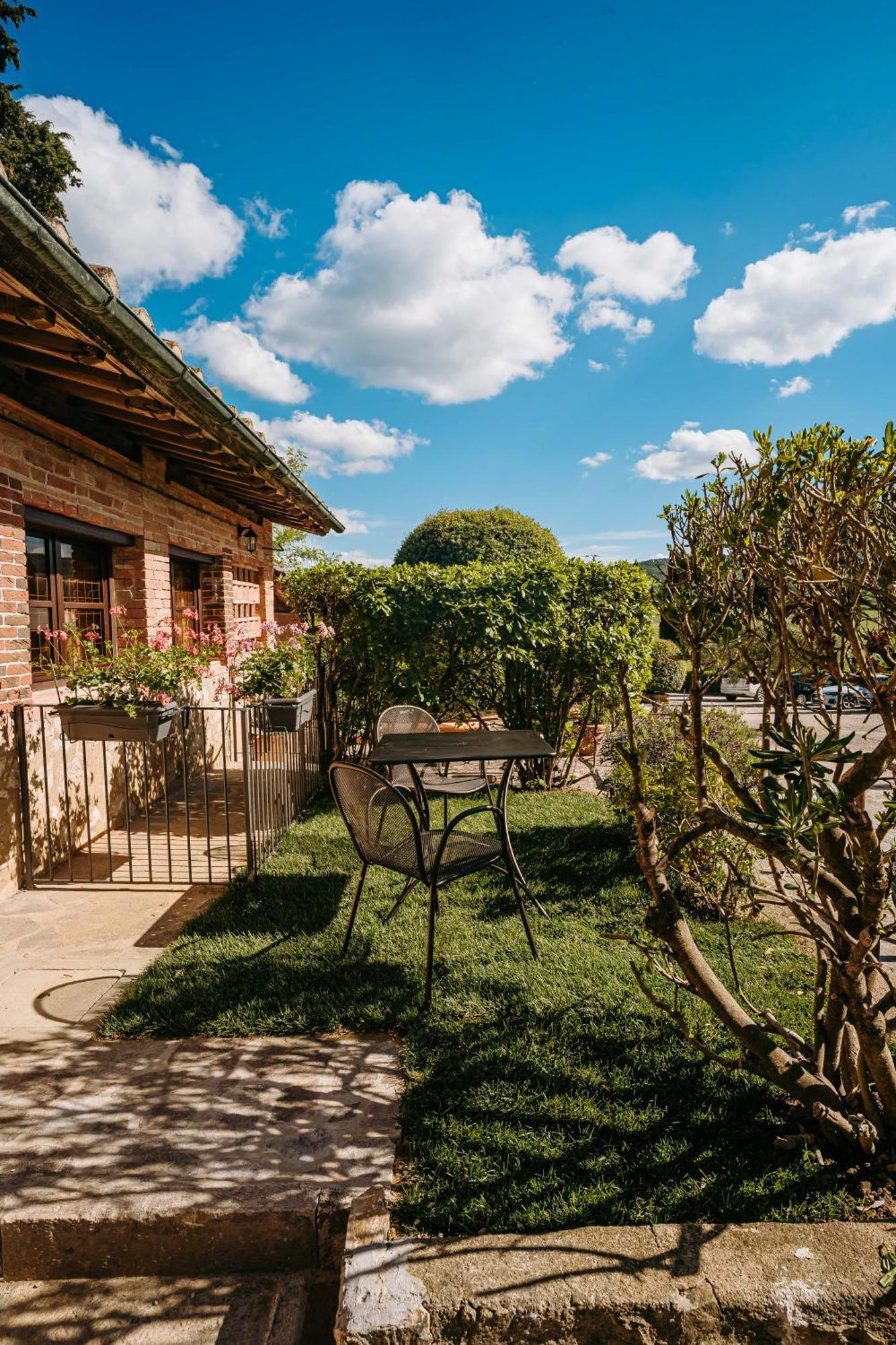 Hostal Borgo Il Poggiaccio Residenza D'Epoca Sovicille Exterior foto
