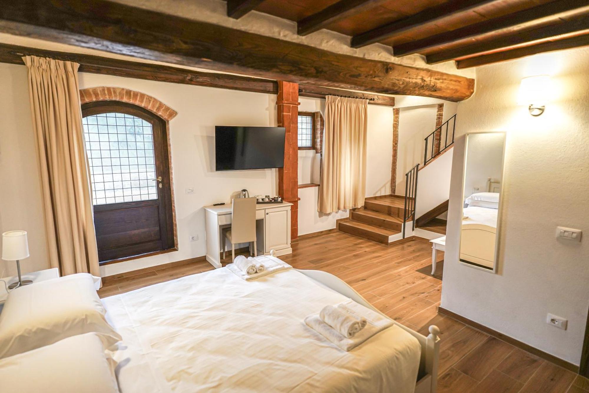Hostal Borgo Il Poggiaccio Residenza D'Epoca Sovicille Exterior foto